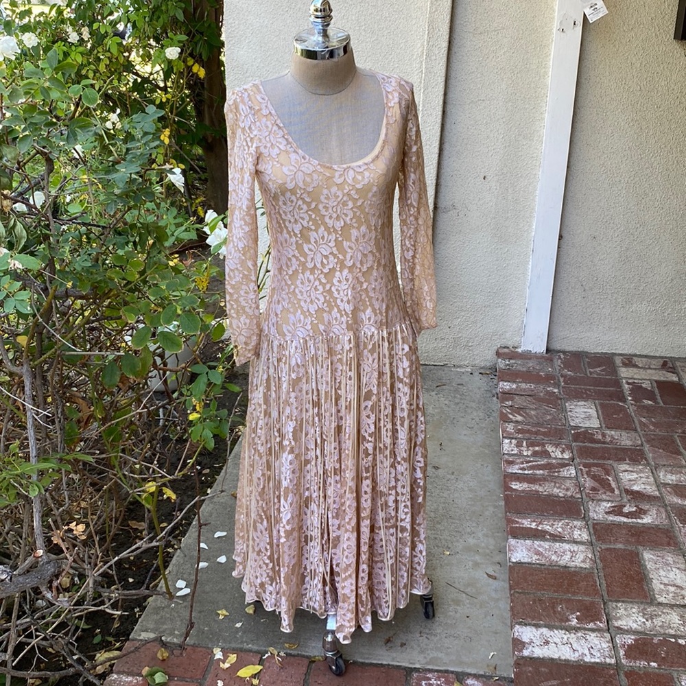 FINAL FRENCH ROSE VINTAGE LACE DRESS - Picture 4 of 15
